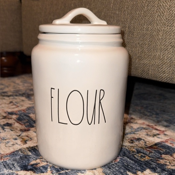 Rae Dunn White Ceramic ‘FLOUR’ Cookie Jar Food Container Jar Canister with lid - Picture 1 of 4
